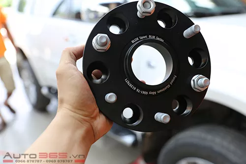 Mitsubishi Pajero sport lắp bloxsport 35mm